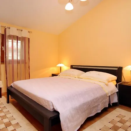 Apartment By The Sea Karbuni, Korcula - 9308 *