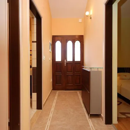 By The Sea Karbuni, Korcula - 9308 *