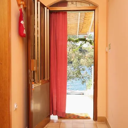 Apartment By The Sea Karbuni, Korcula - 9308 *